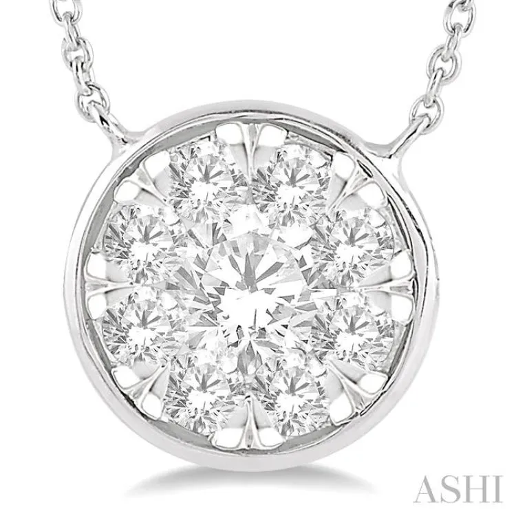 1/2 Ctw Round Shape Lovebright Diamond Necklace in 14K White Gold