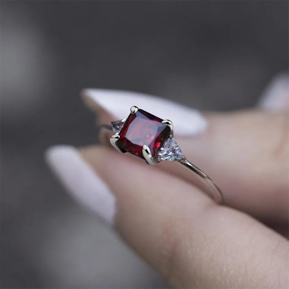 BETROTHAL. Garnet Gold Ring