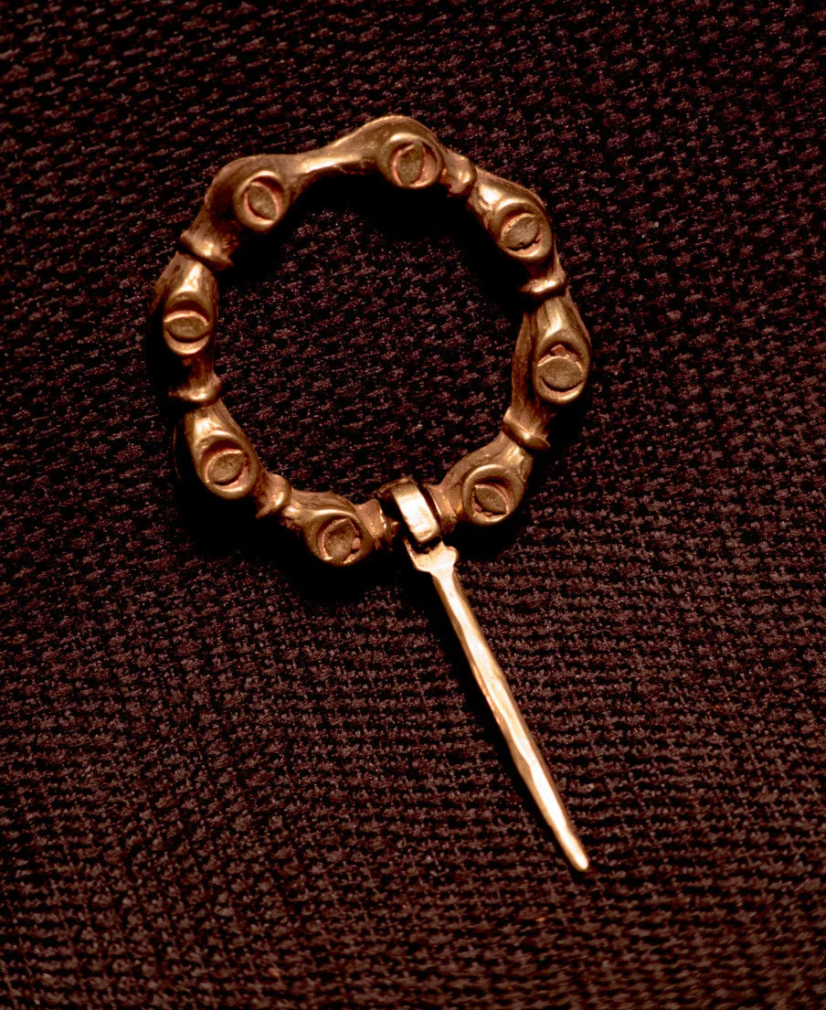 Brooch with 8 sides 13th C - W-18