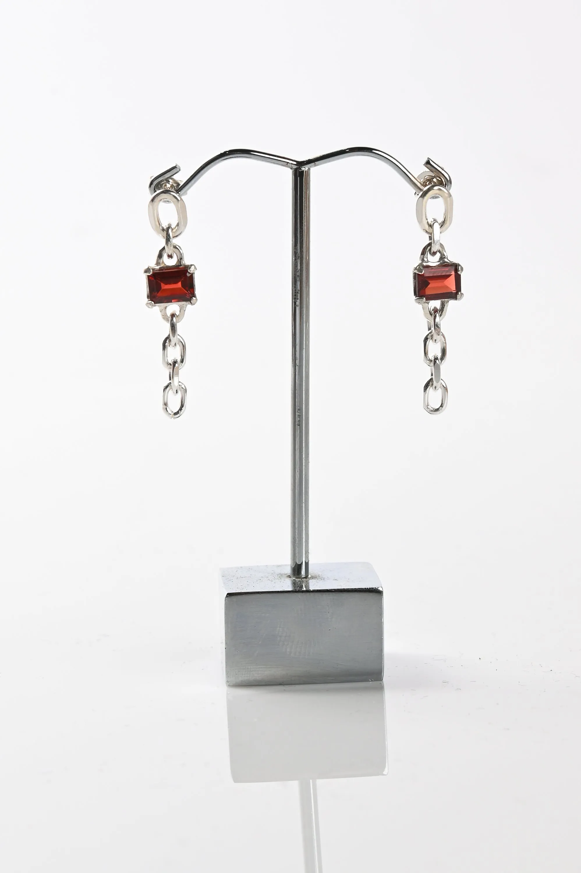 Kick In The Eye 'Natural Dare' Garnet Earring