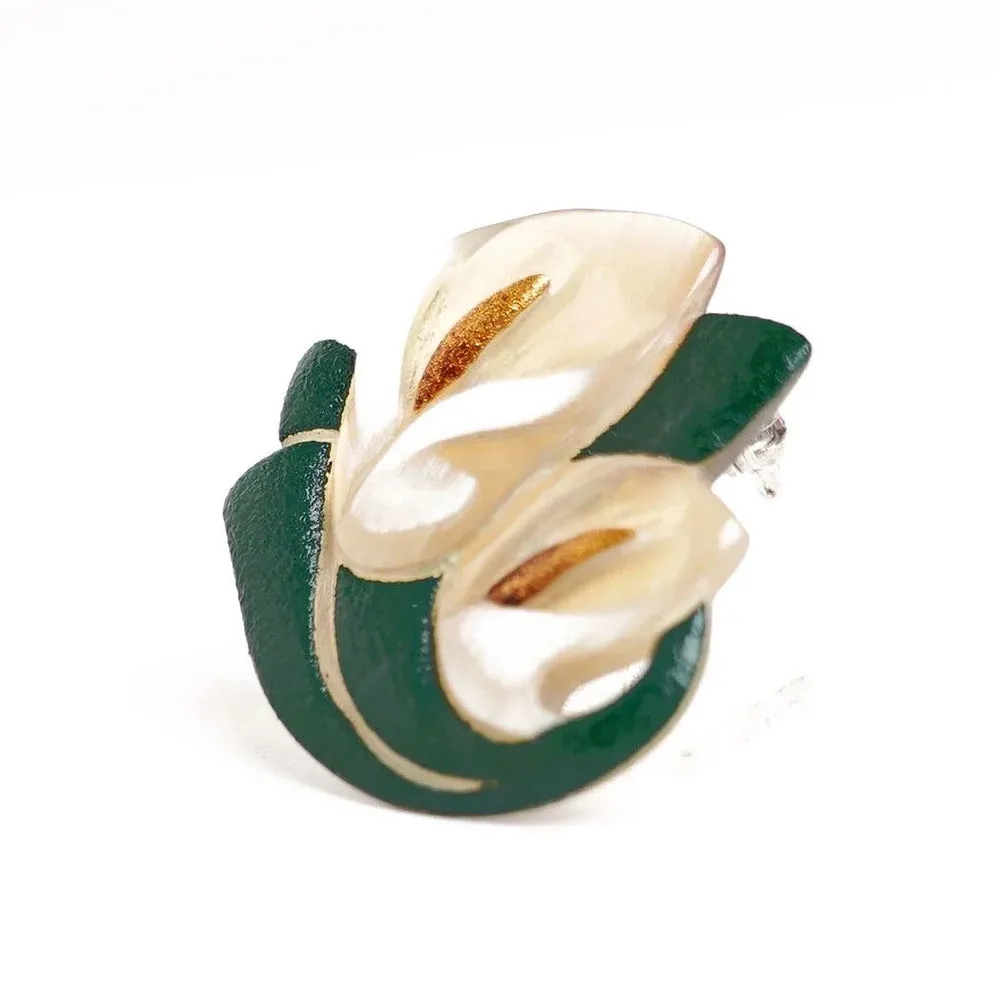 Maki-e Urushi Lacquer Brooch - Water Buffalo Horn / Calla Lily -, Traditional Japanese Urushi Lacquer Jewelry