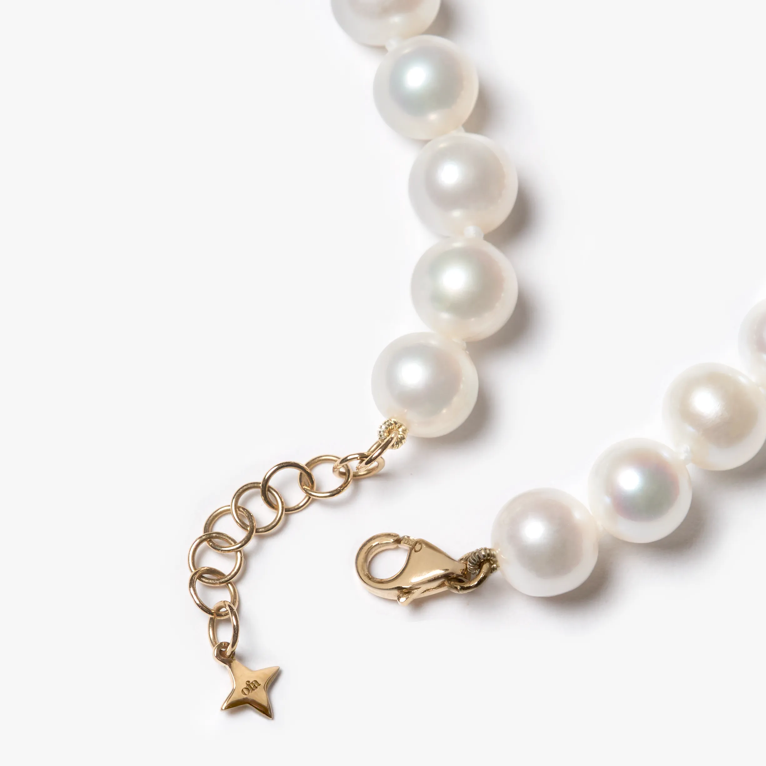 Selene Pearl Necklace