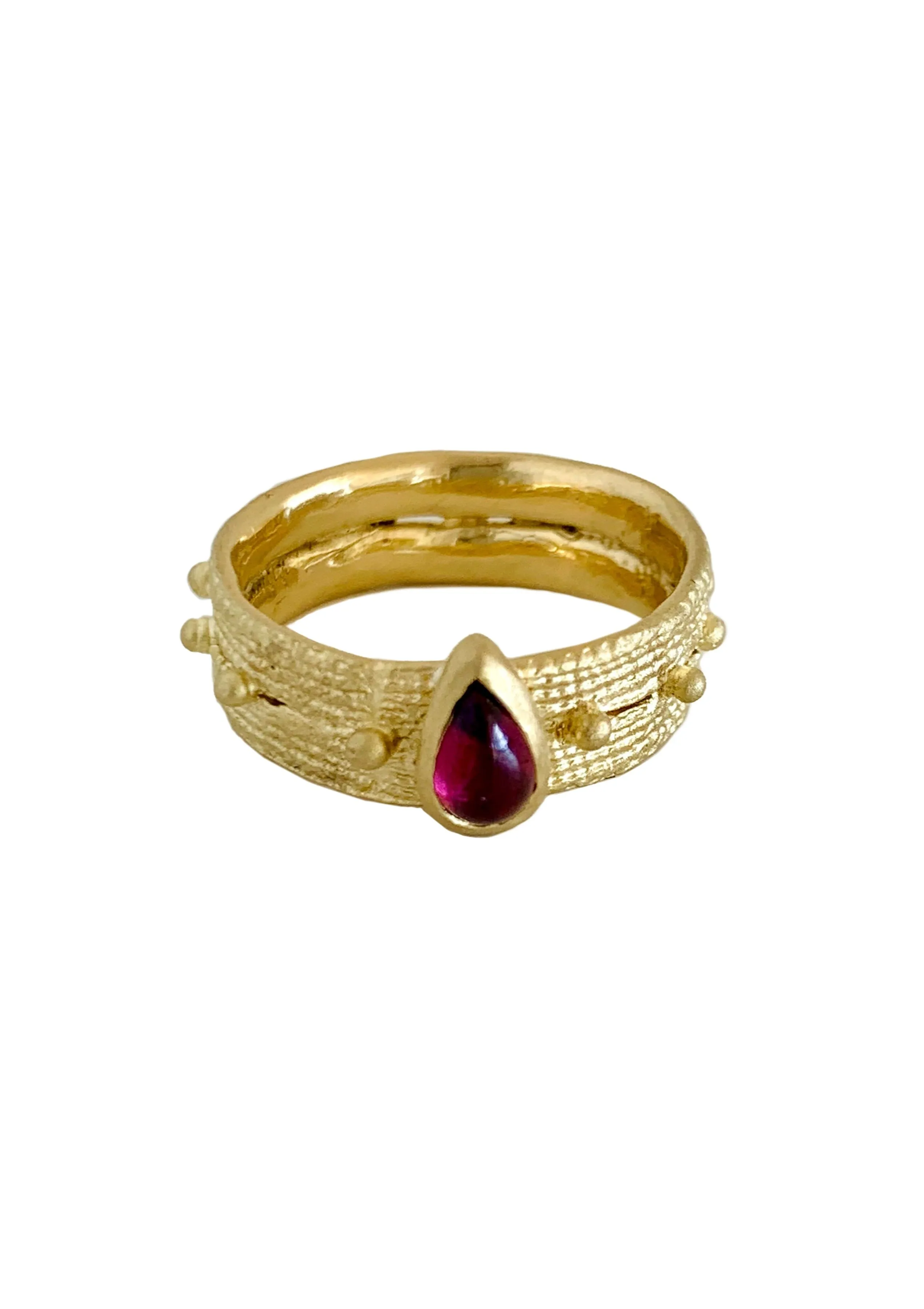 Sola Band  with Rhodolite Garnet in 18K Gold