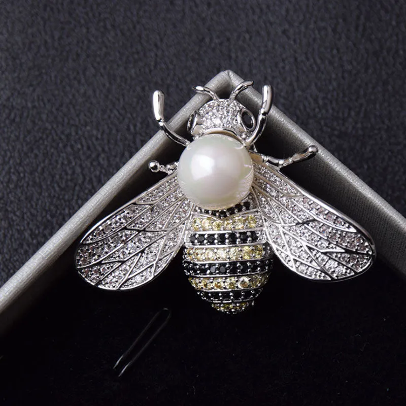 TEEK - Little Bee Brooch